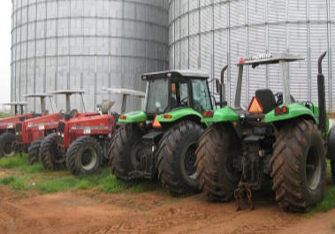 Maquinaria de Mecanagro para pequeños y medianos agricultores.