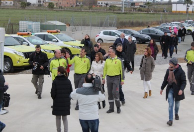 Susana Díaz saluda al Gerente de Tragsatec de la UT5